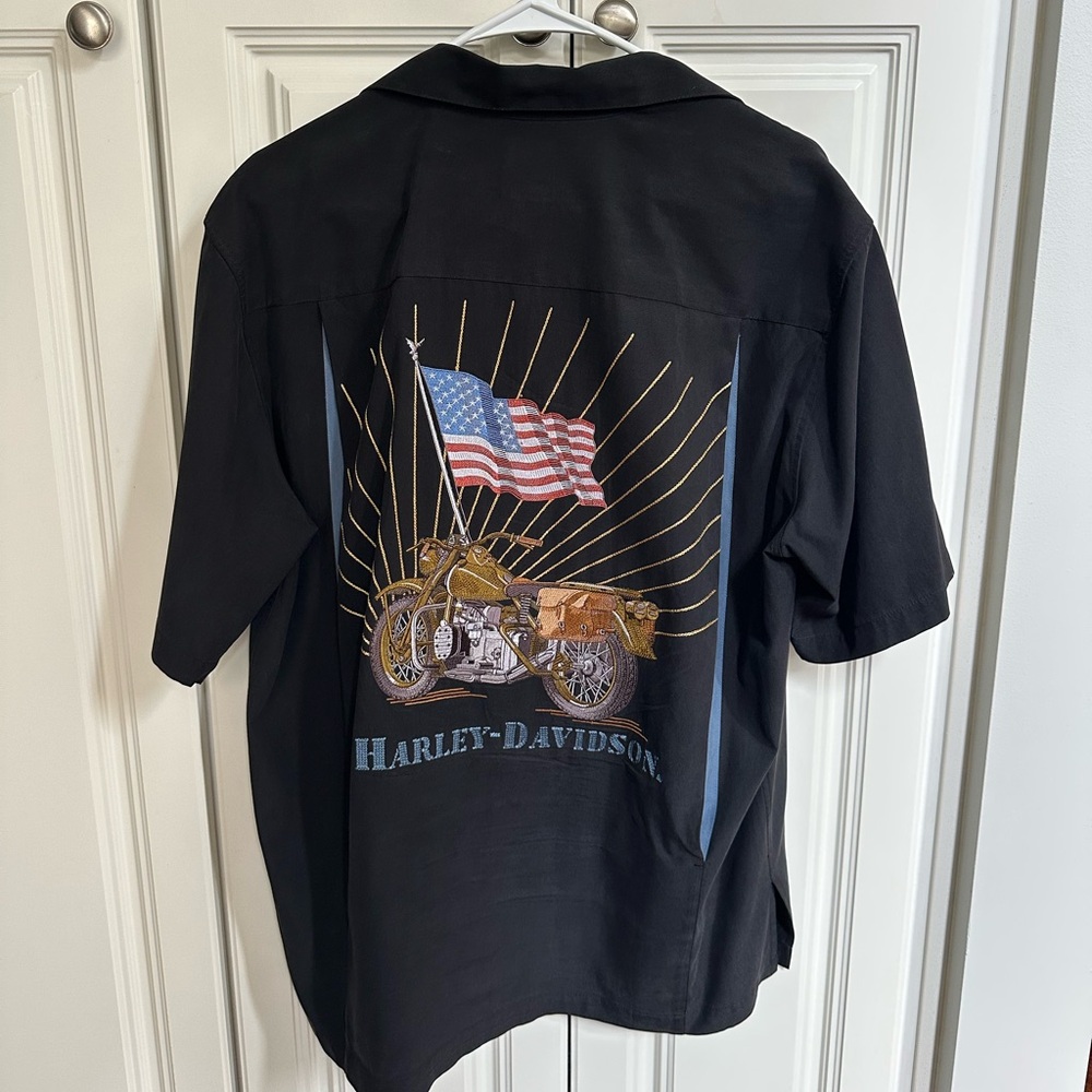 Harley-Davidson Black Dress Shirt with Classic Elegance
